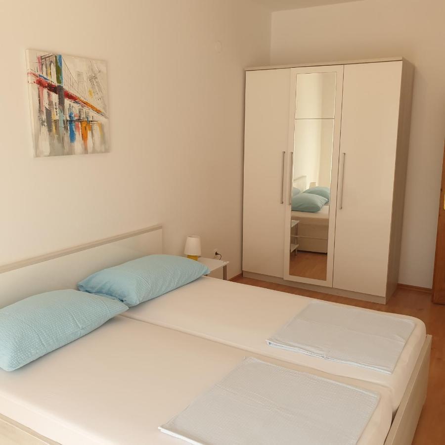 Apartment Sara Цриквениця Екстер'єр фото